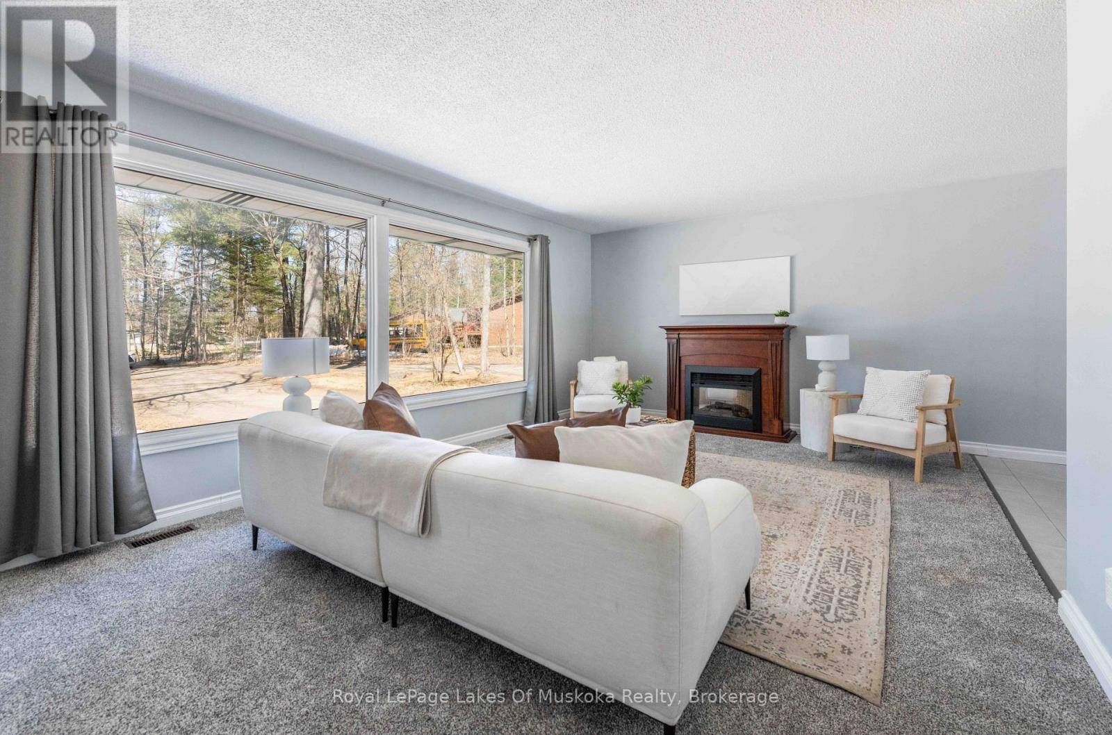 Huntsville (chaffey), ON P1H1E2,873 MUSKOKA 3 ROAD N