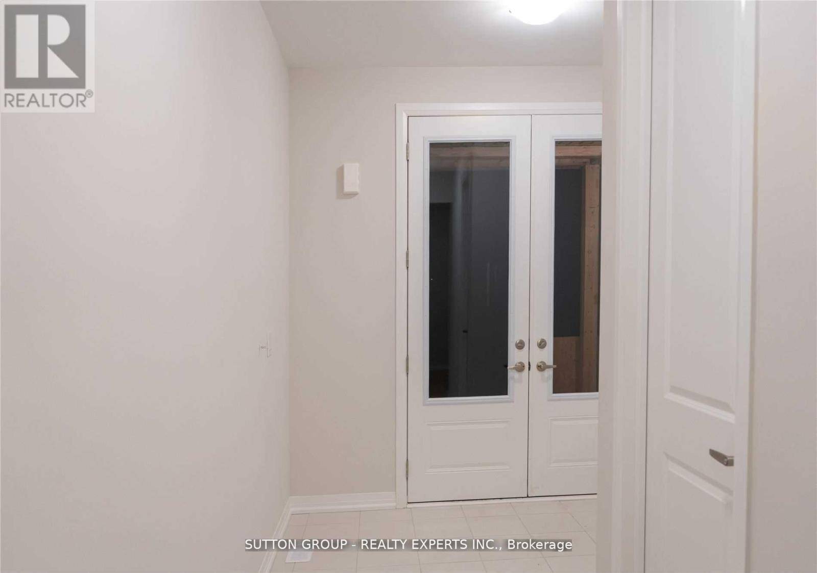 Cambridge, ON N1S0C7,32 CROSSMORE CRESCENT