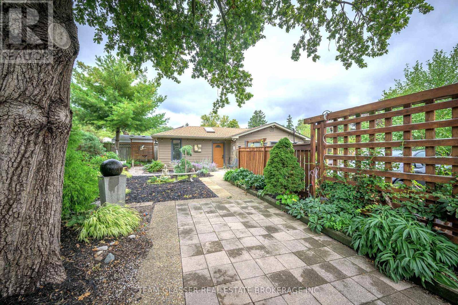 London South (south V), ON N6P1P9,7070 LONGWOODS ROAD