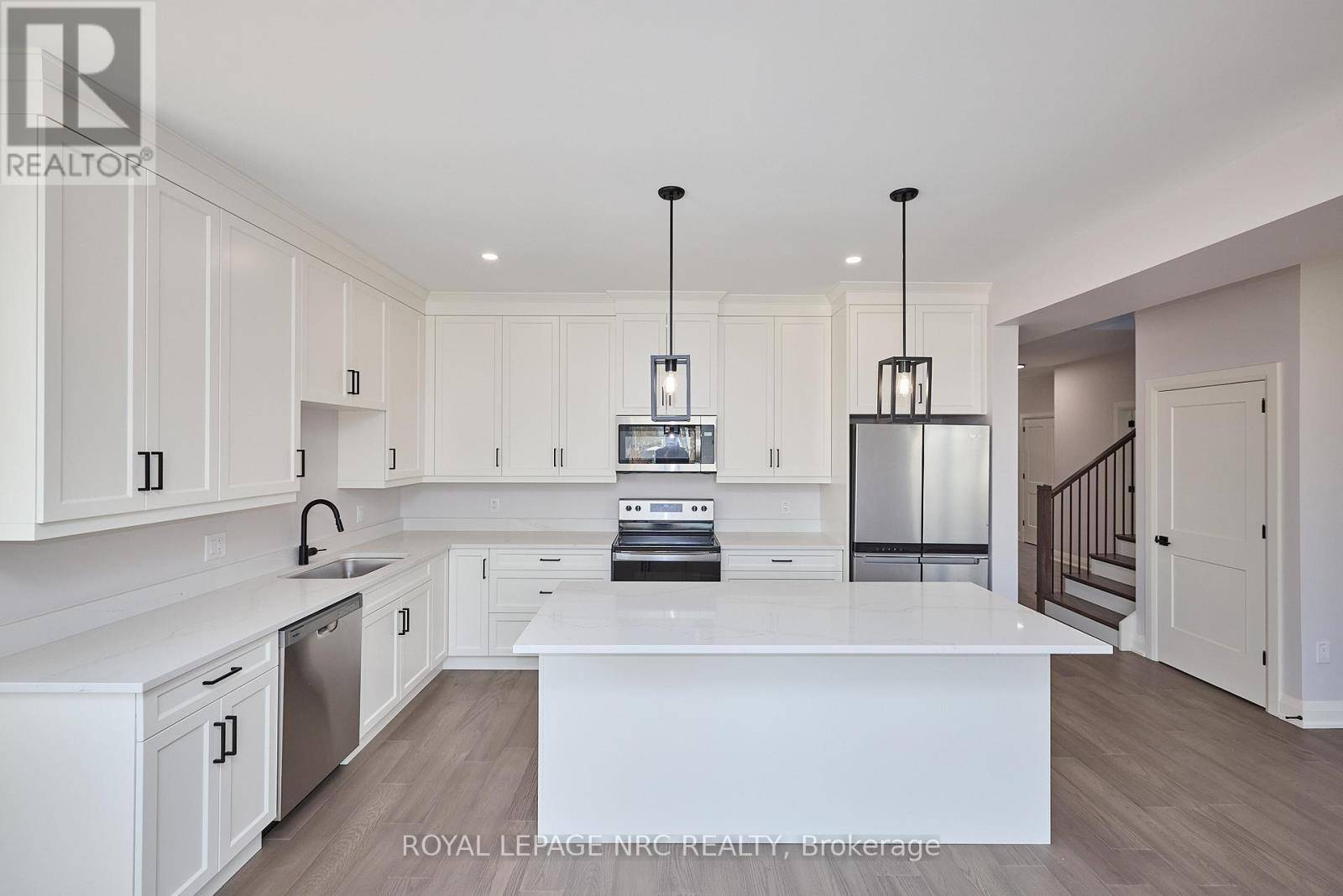 Thorold (allanburg/thorold South), ON L2V0M6,195 HODGKINS AVENUE