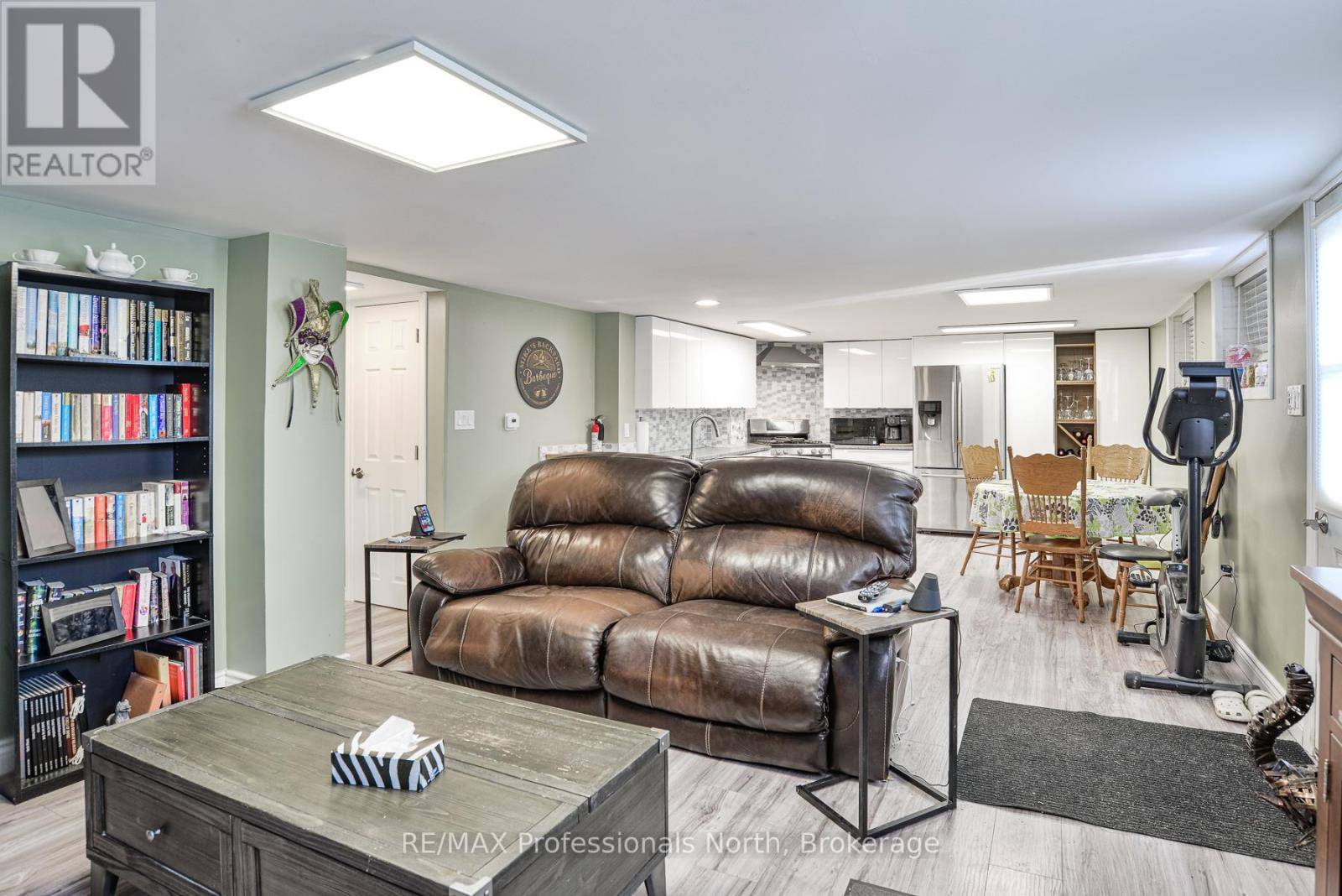Bracebridge (macaulay), ON P1L1H9,148 PARK ROAD
