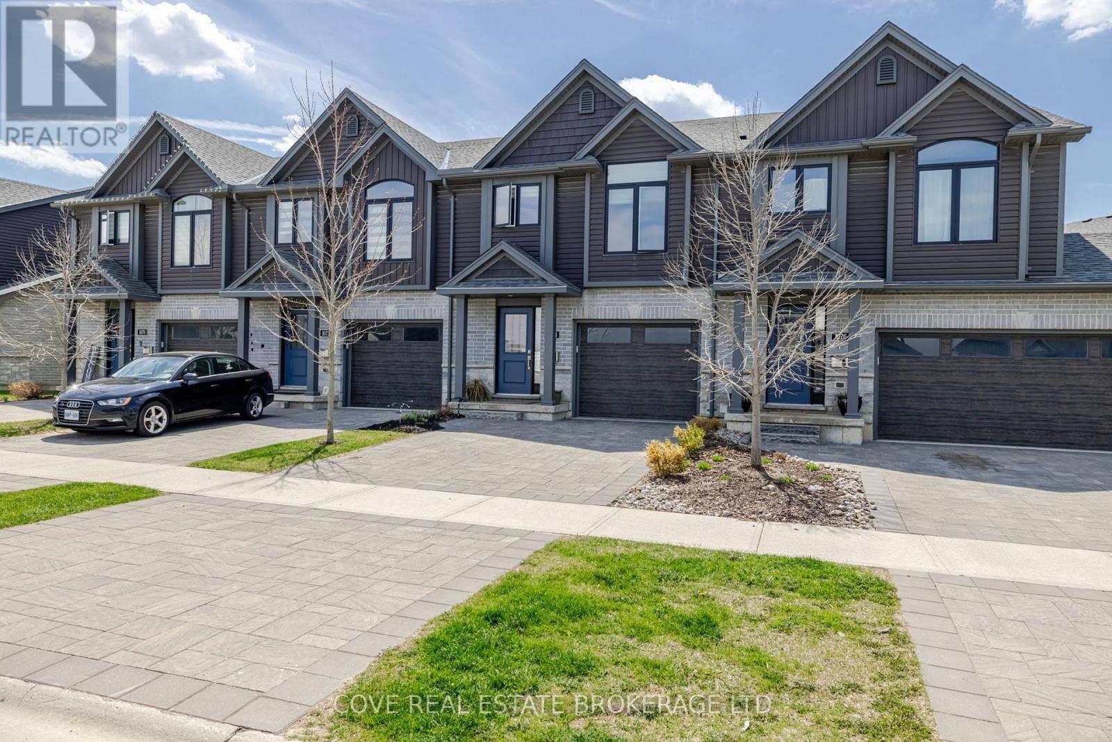 London South (south U), ON N6M0H4,1074 MEADOWLARK RIDGE