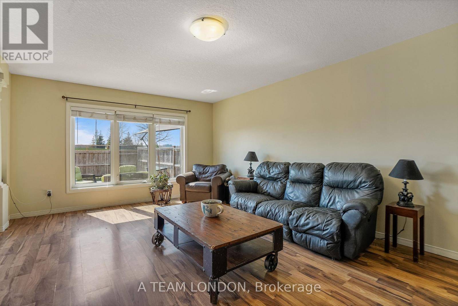 Woodstock (woodstock - South), ON N4V0B3,386 CHAMPLAIN AVENUE
