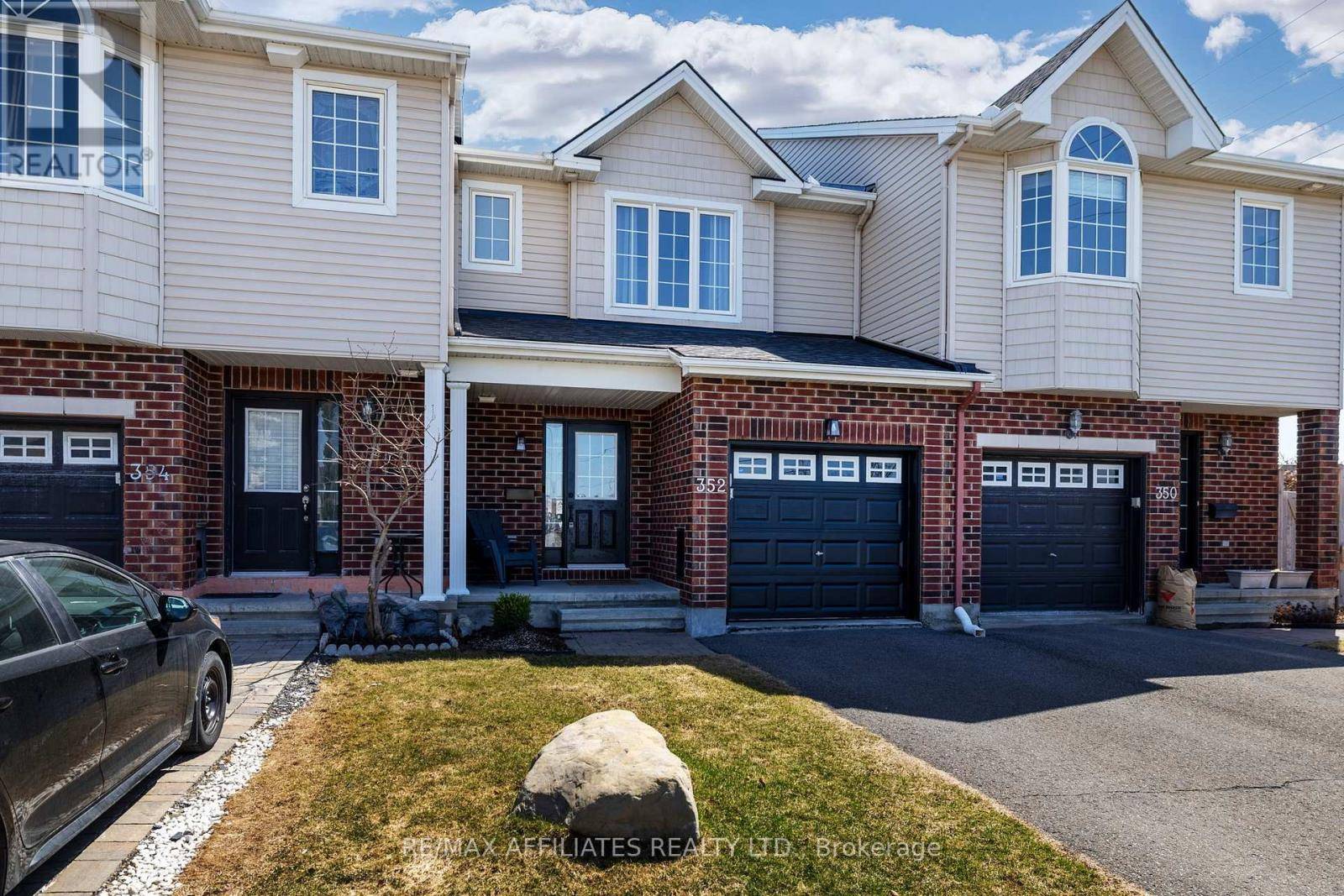 Ottawa, ON K2J0L2,352 COPPERFIELD CRESCENT