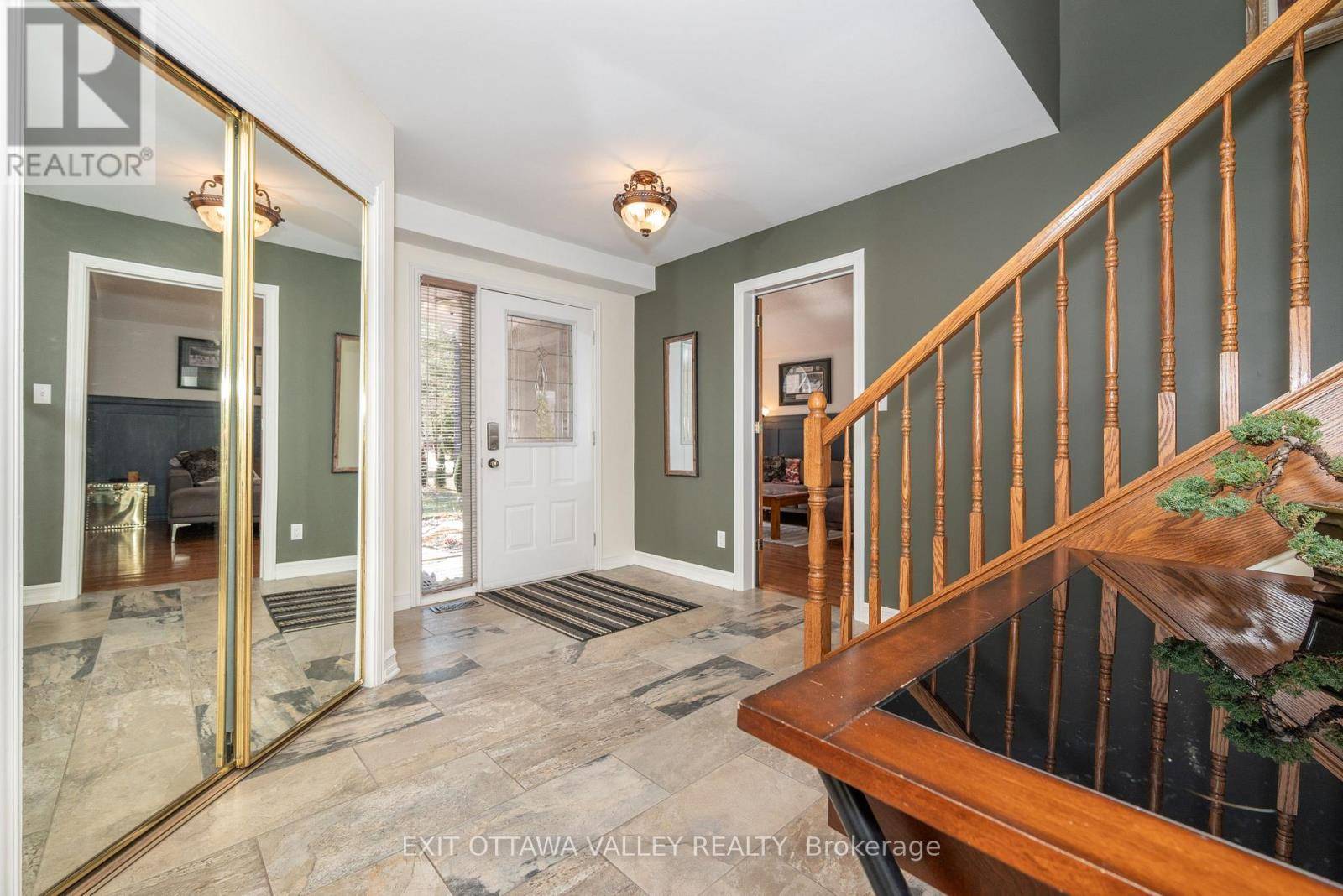 Laurentian Hills, ON K0J1P0,10 RYANS CAMP LANE