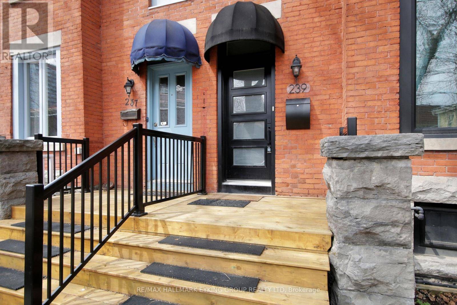 Ottawa, ON K1N5T9,239 YORK STREET