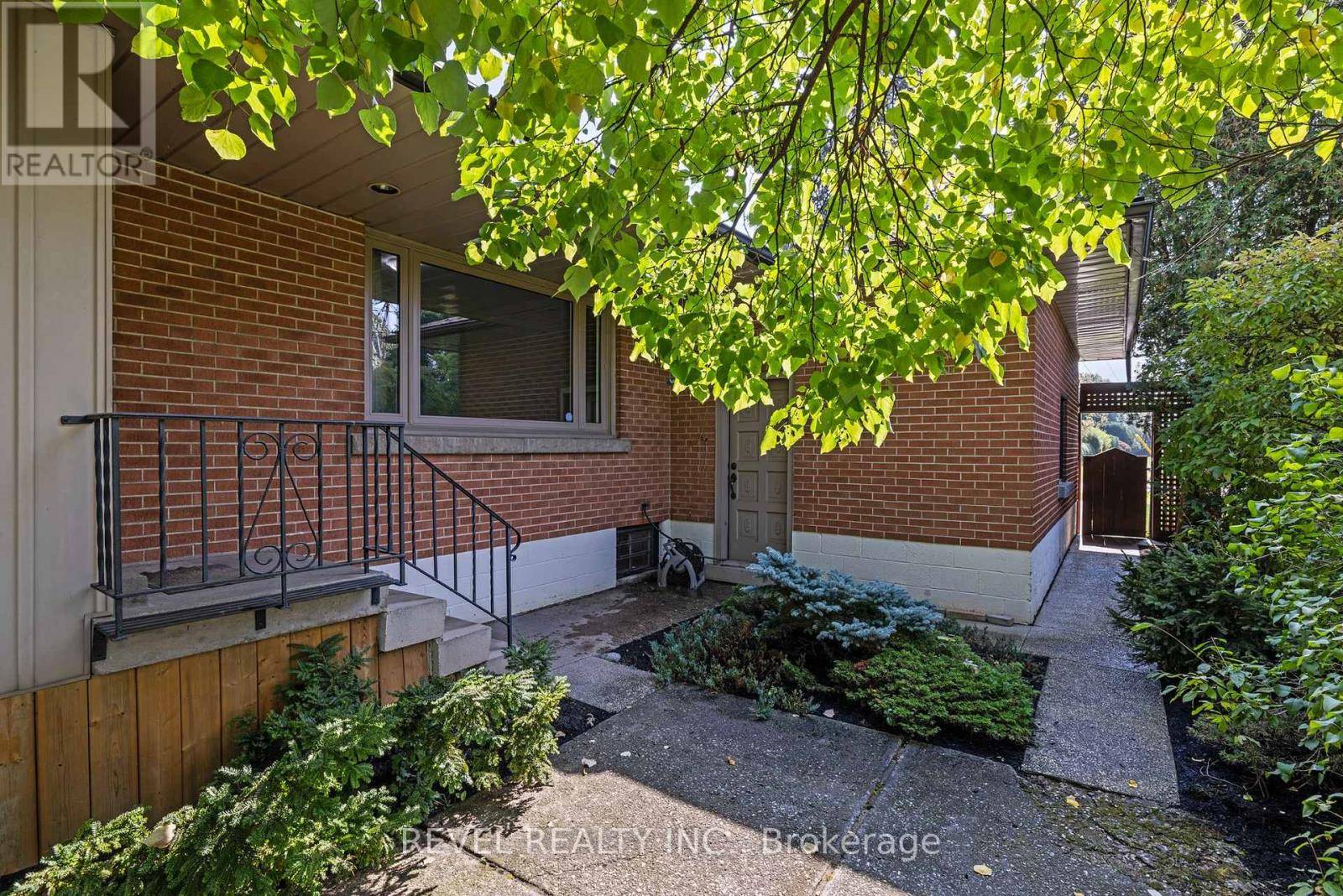 Hamilton (dundas), ON L9H4T3,40 BERTRAM DRIVE