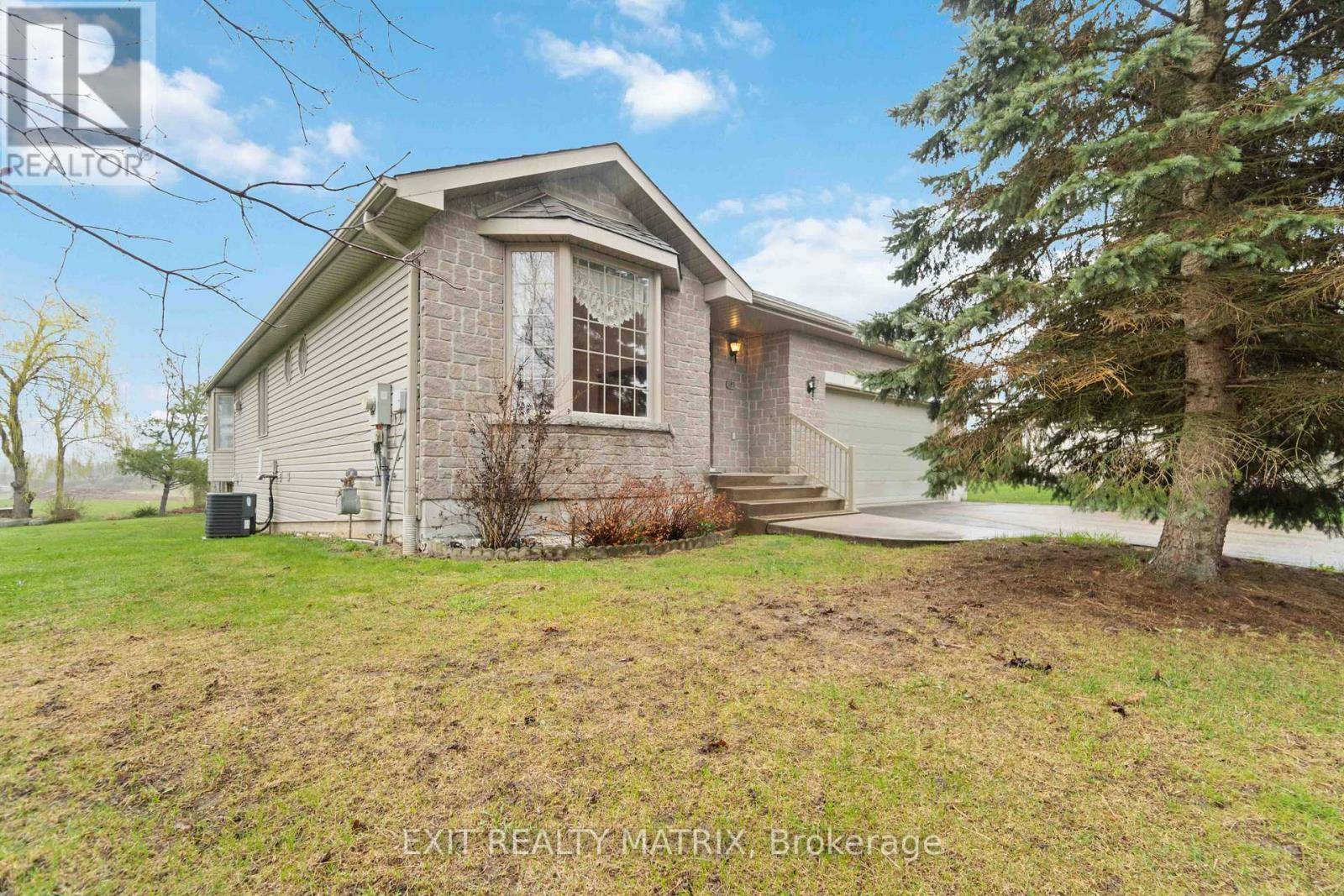 Gananoque, ON K7G3G2,145 GARFIELD STREET