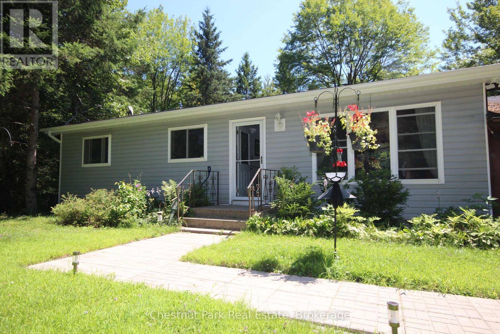 Gravenhurst (morrison), ON P0E1G0,1028 REG SCHELL ROAD