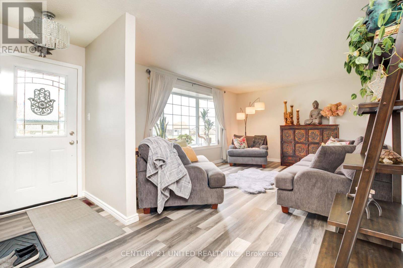 Trent Hills (campbellford), ON K0L1L0,233 MARKET STREET