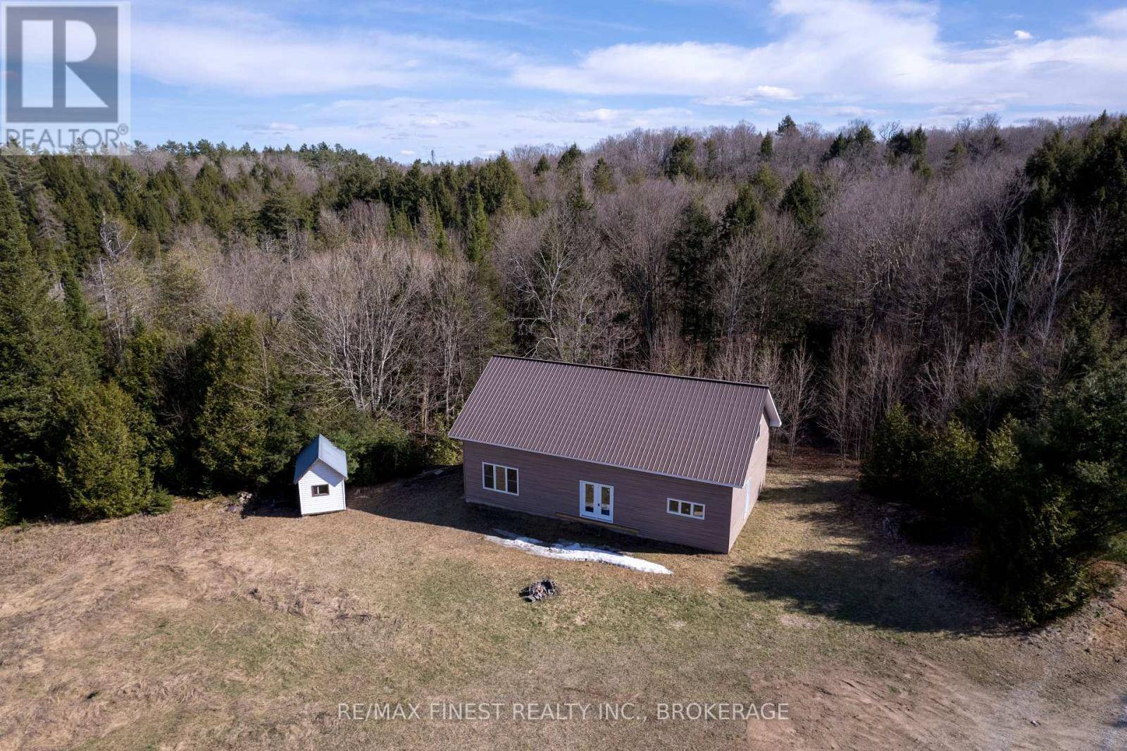 Frontenac (frontenac North), ON K0H2M0,1975 NORTH ROAD