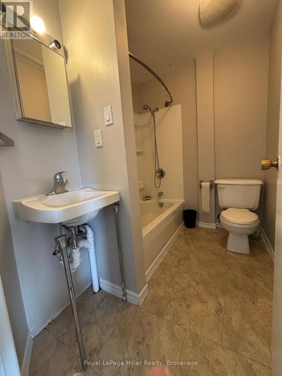 Stratford, ON N5A4E9,228 NILE STREET