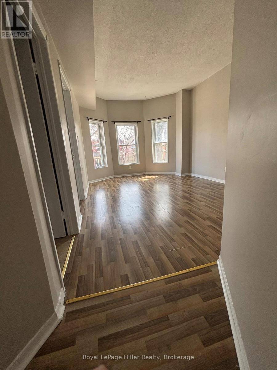 Stratford, ON N5A4E9,228 NILE STREET