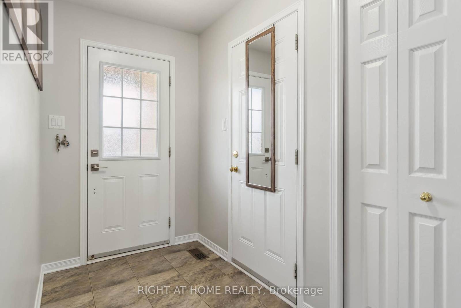 Arnprior, ON K7S0C2,44 MOE ROBILLARD STREET