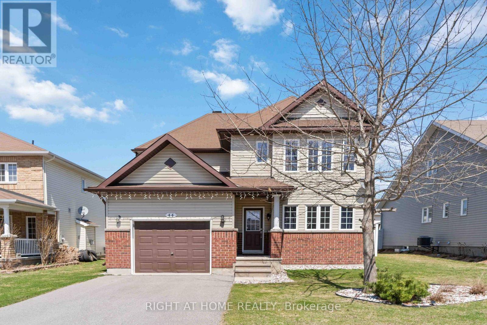 Arnprior, ON K7S0C2,44 MOE ROBILLARD STREET