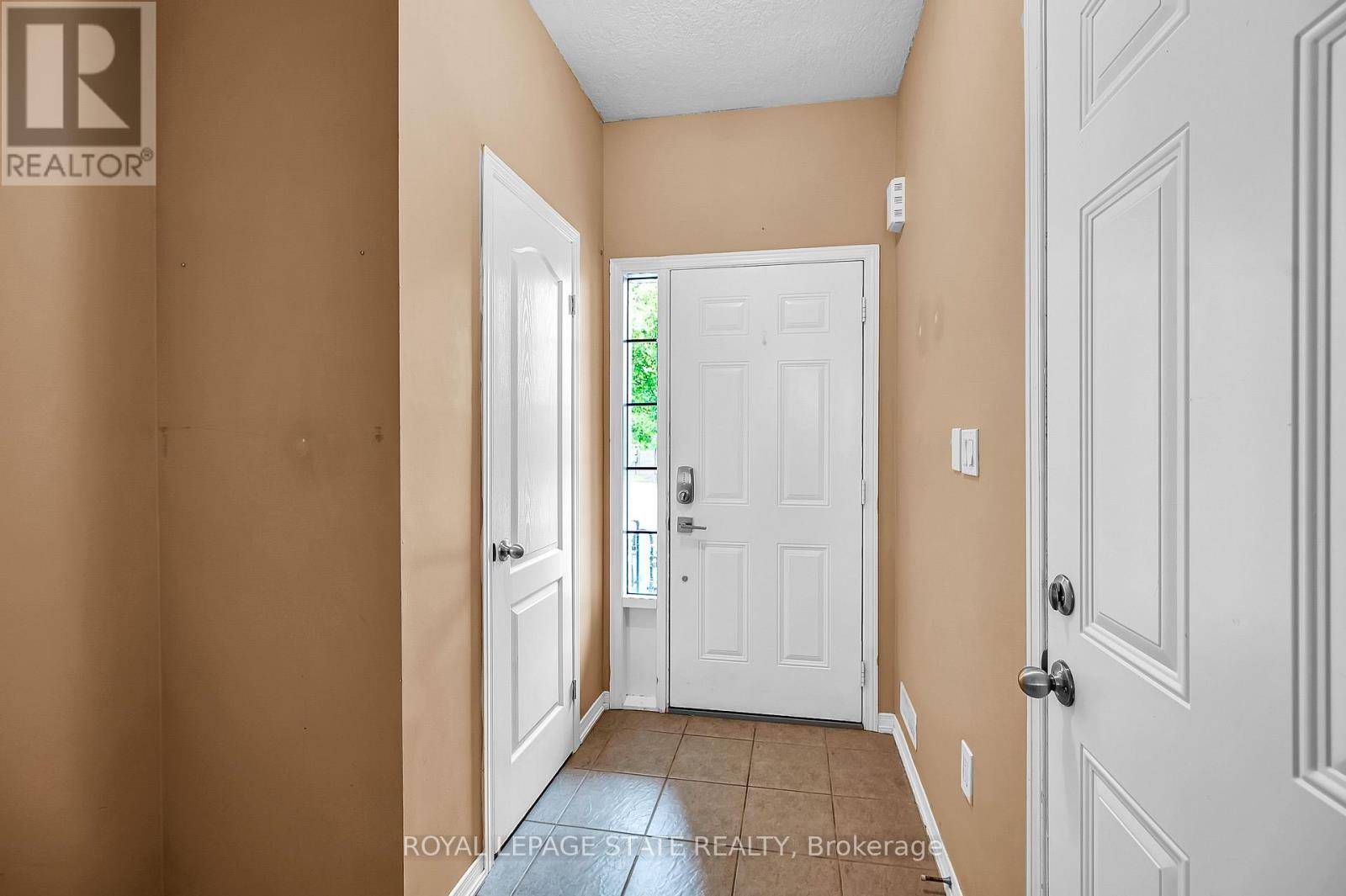 Hamilton (stoney Creek), ON L8E0H2,170 Palacebeach TRL #24