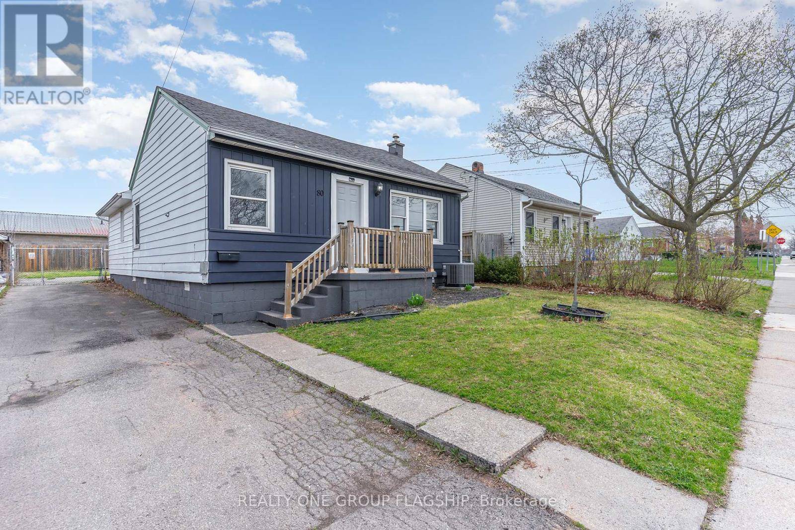 Hamilton (normanhurst), ON L8H5V9,80 GLENNIE AVENUE