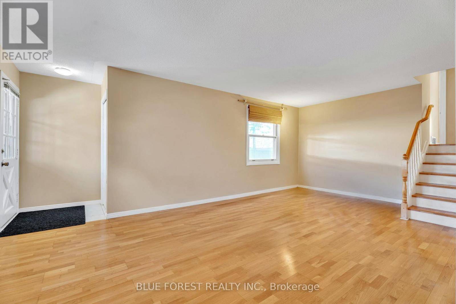 London North (north K), ON N6G1K7,419 CASTLEGROVE BOULEVARD