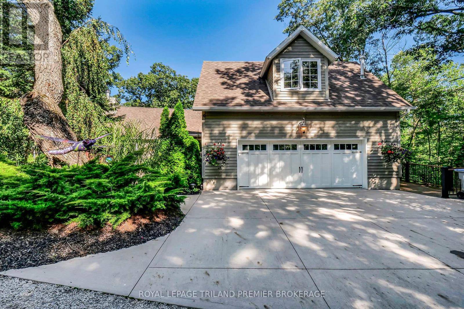 Lambton Shores (port Franks), ON N0M2L0,9941 NIPIGON STREET