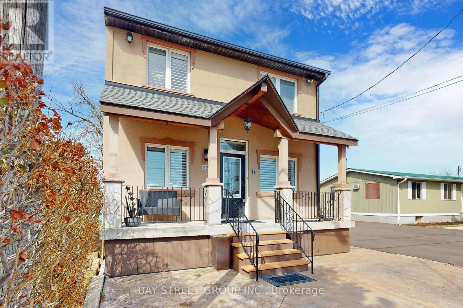 Hamilton (winona Park), ON L8E5E1,22 TRILLIUM AVENUE