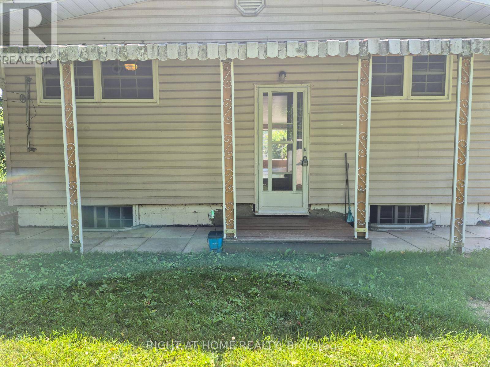 Madawaska Valley, ON K0J1B0,72 KELLY STREET