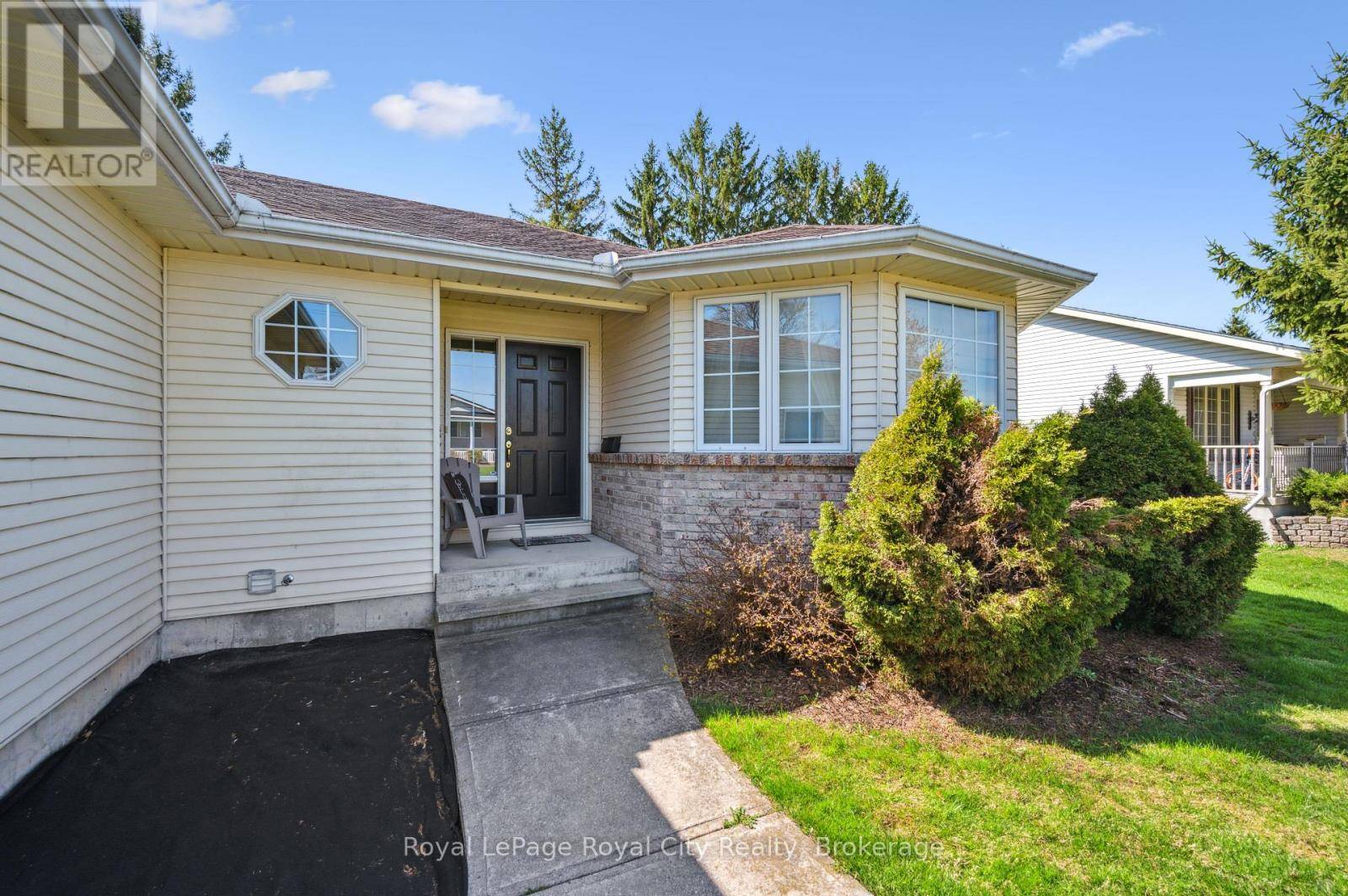 Minto (palmerston), ON N0G2P0,320 BELL STREET
