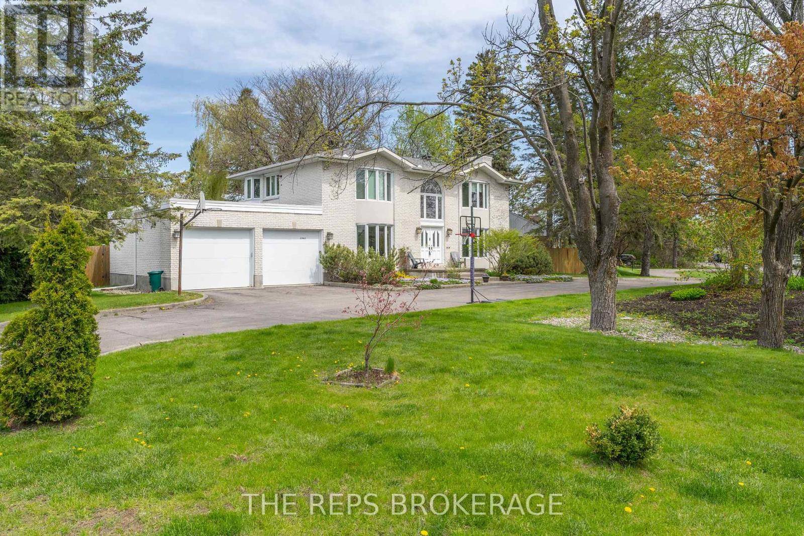 Ottawa, ON K1V7B6,3062 UPPER OTTERSON PLACE