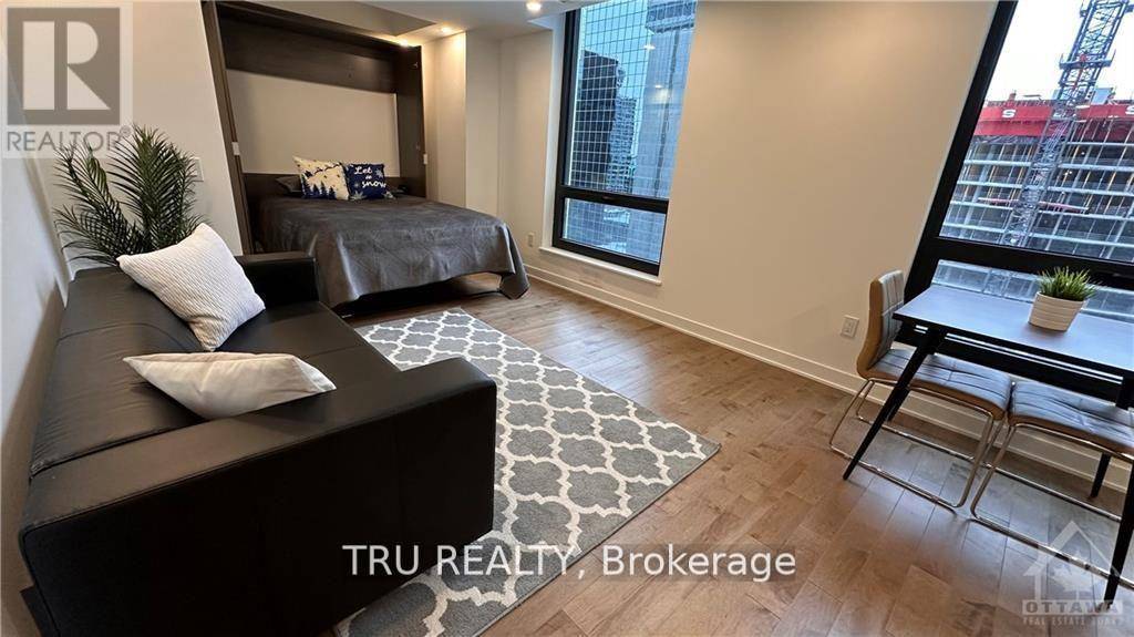 Ottawa, ON K1R0G1,340 Queen ST #1408