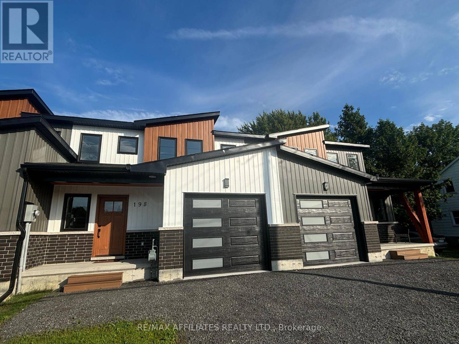 South Dundas, ON K0E1K0,19B DUNDAS STREET
