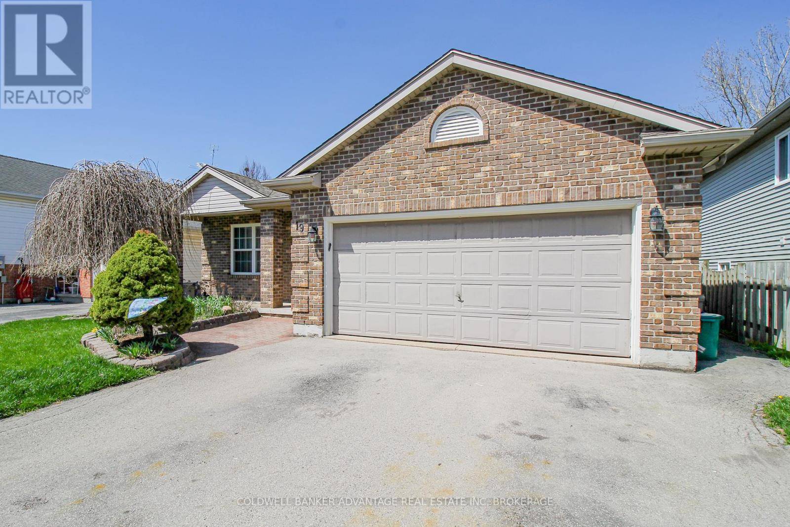 Thorold (allanburg/thorold South), ON L2V4Z6,19 WINDLE VILLAGE CRESCENT