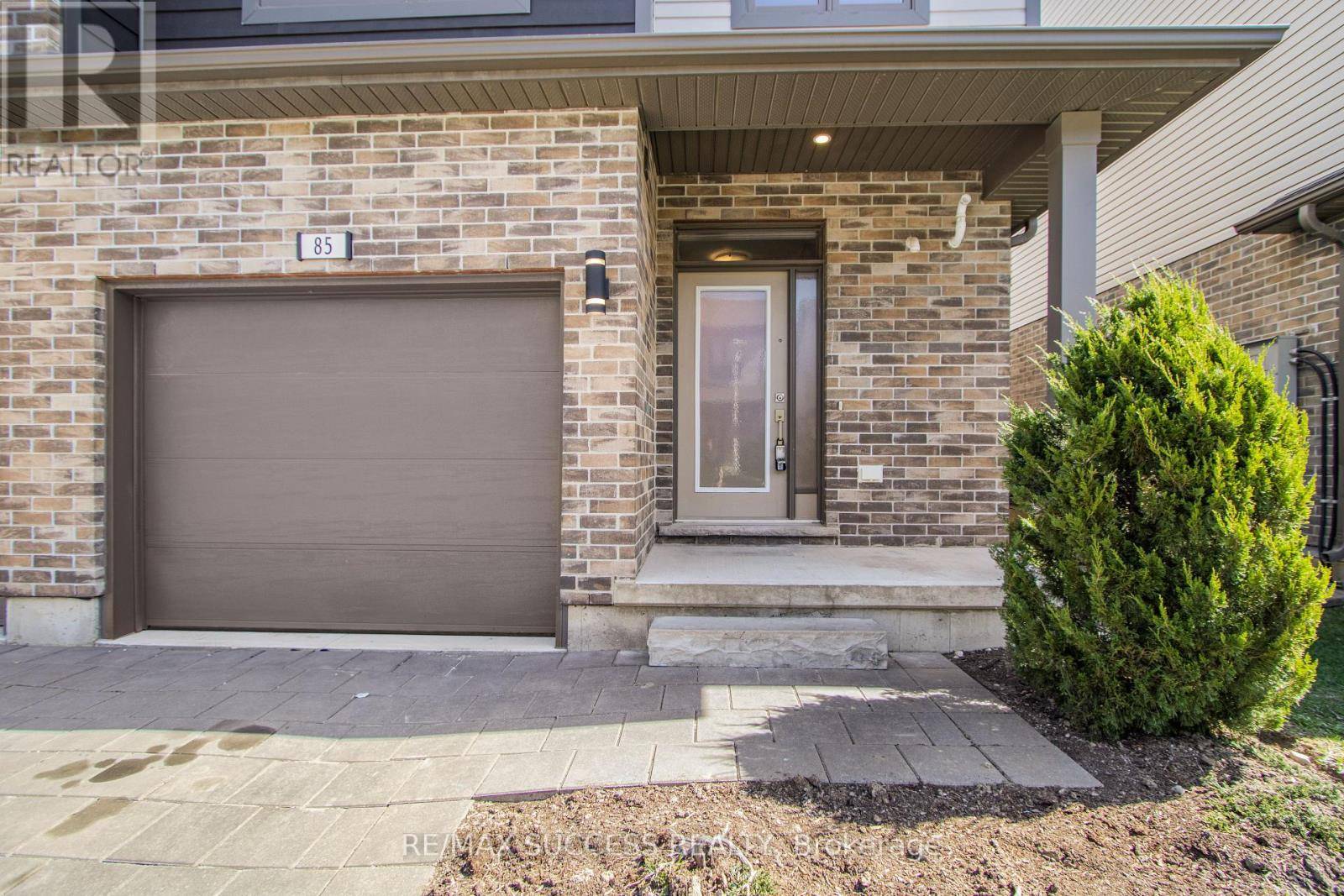 London North (north E), ON N6G0T8,1960 DALMAGARRY RD #85