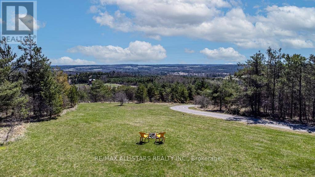 Kawartha Lakes, ON L0A1A0,1013 HIGHWAY 7A