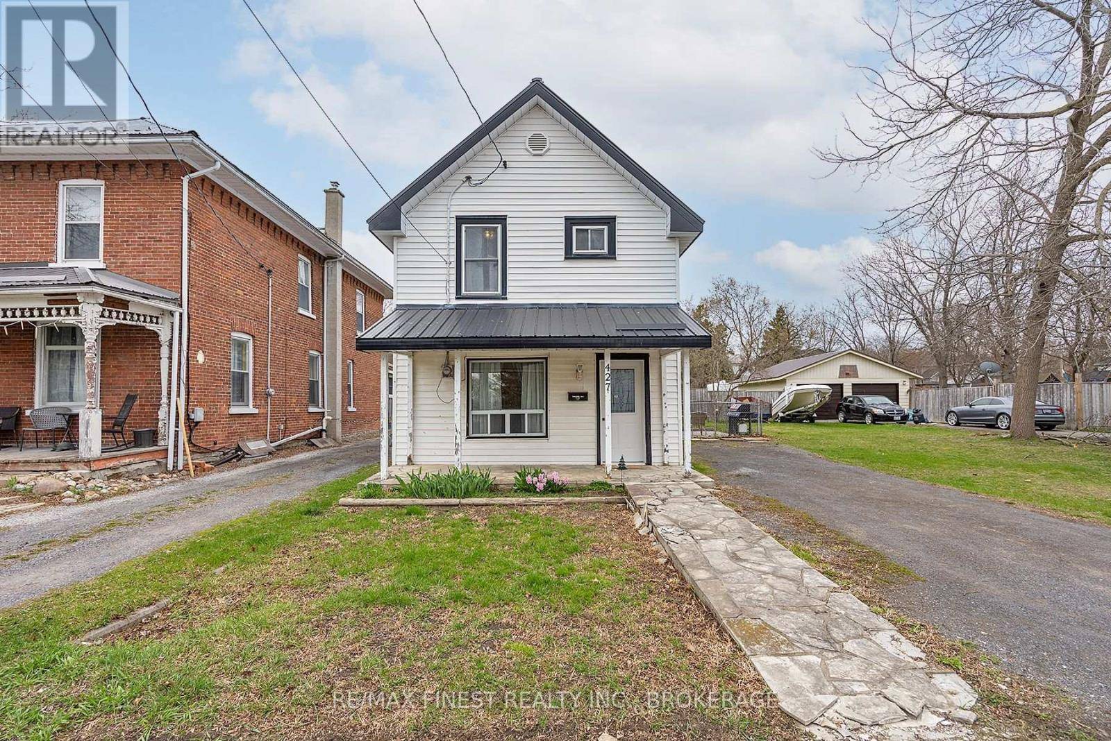 Deseronto (deseronto (town)), ON K0K1X0,427 THOMAS STREET