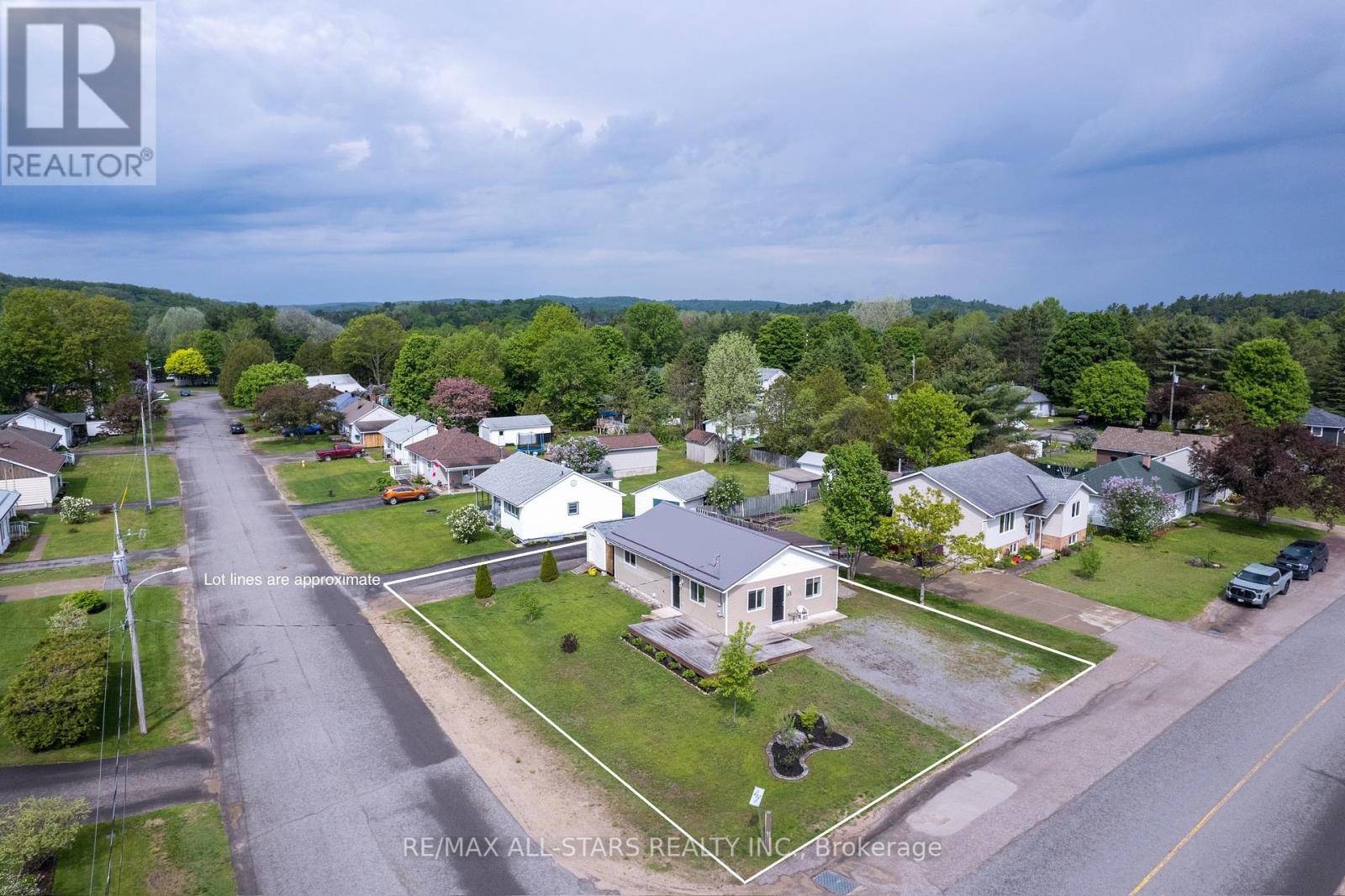 Bancroft (bancroft Ward), ON K0M1C0,132 NEWKIRK BOULEVARD