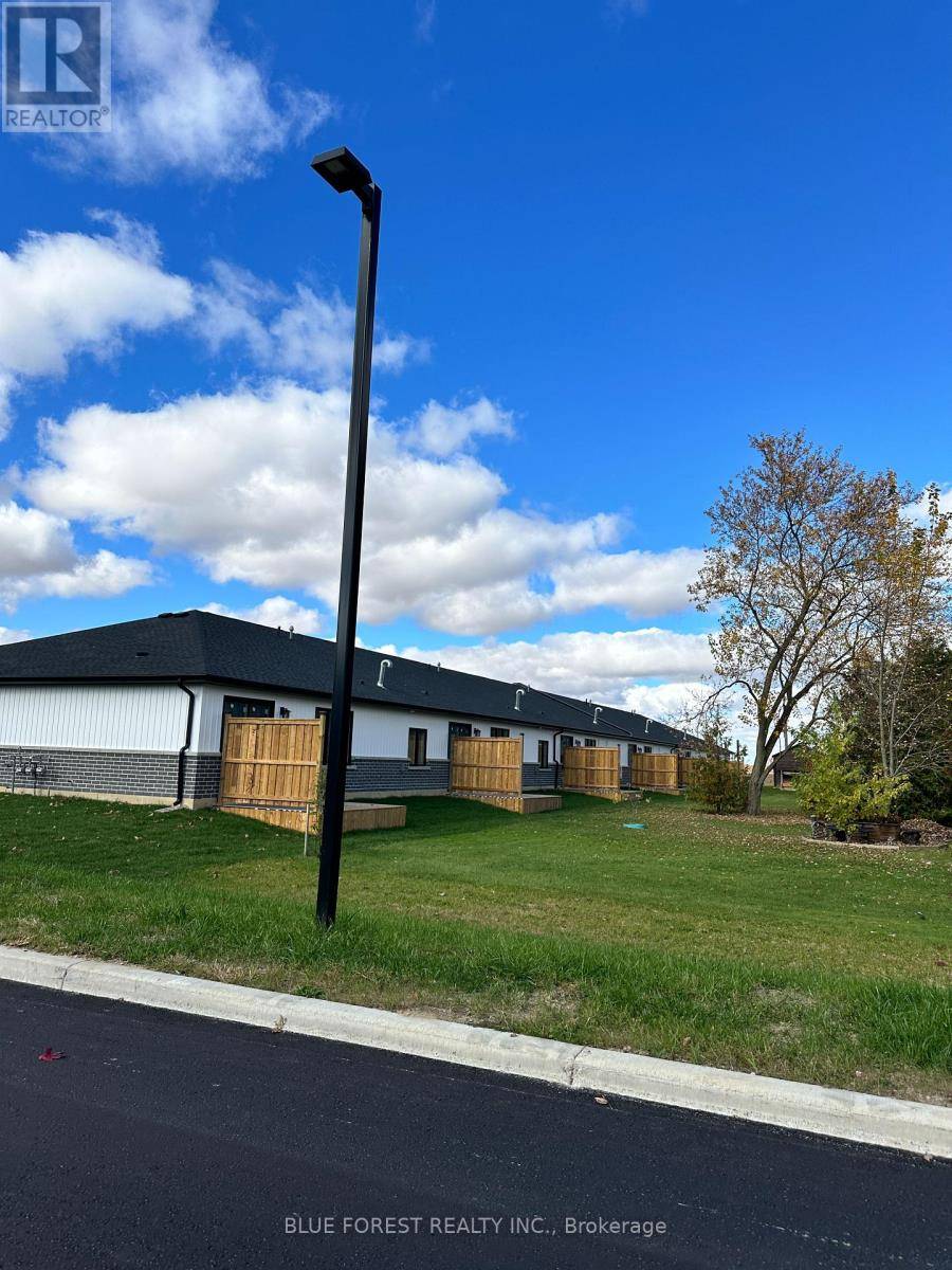 Southwest Middlesex (glencoe), ON N0L1M0,282 Main ST #9