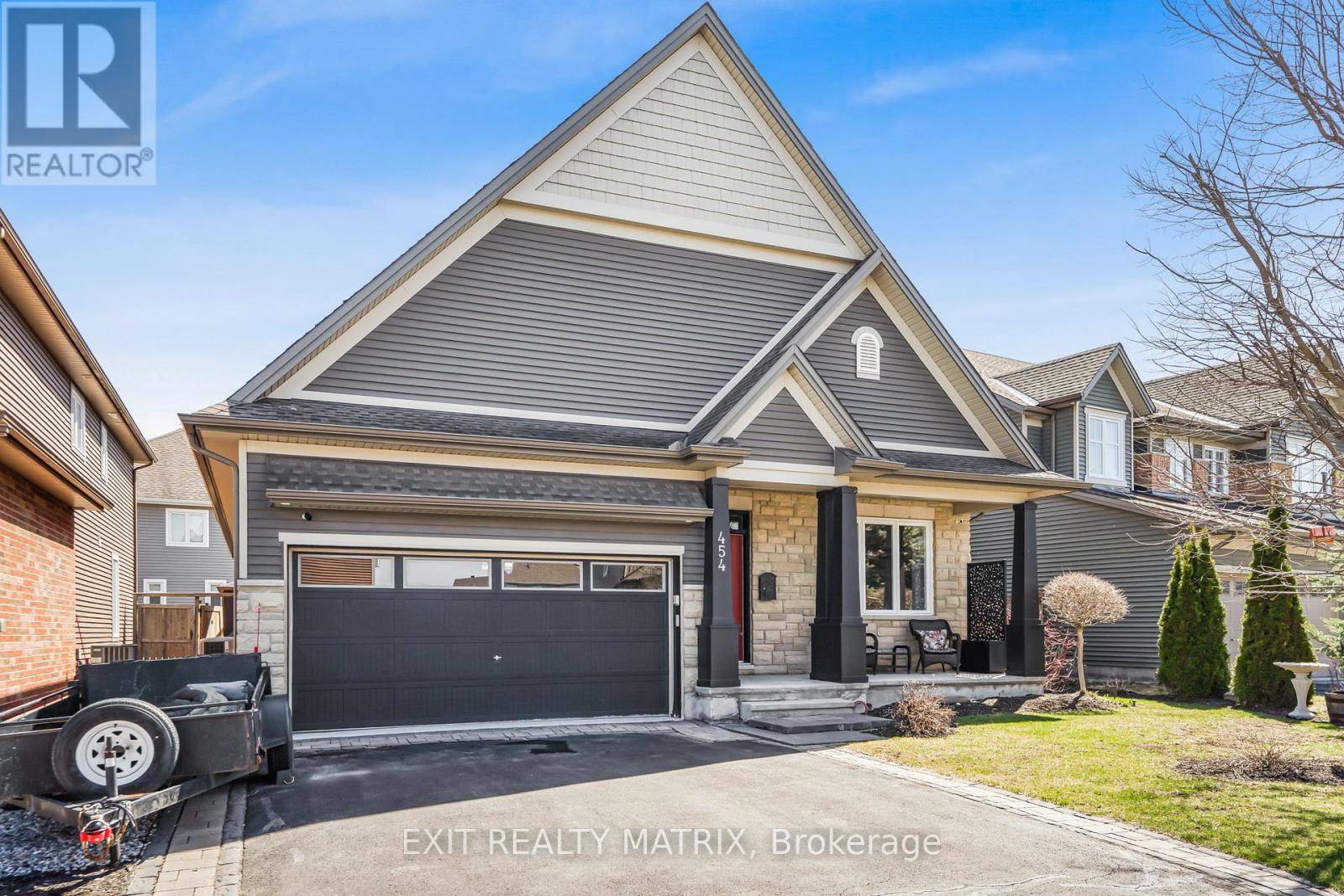 Ottawa, ON K1T0J5,454 CREEKVIEW WAY