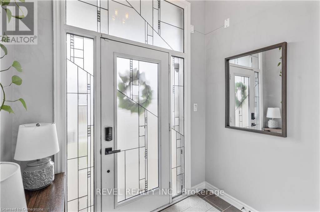 Hamilton (stoney Creek Mountain), ON L8J0H8,138 CRAFTER CRESCENT