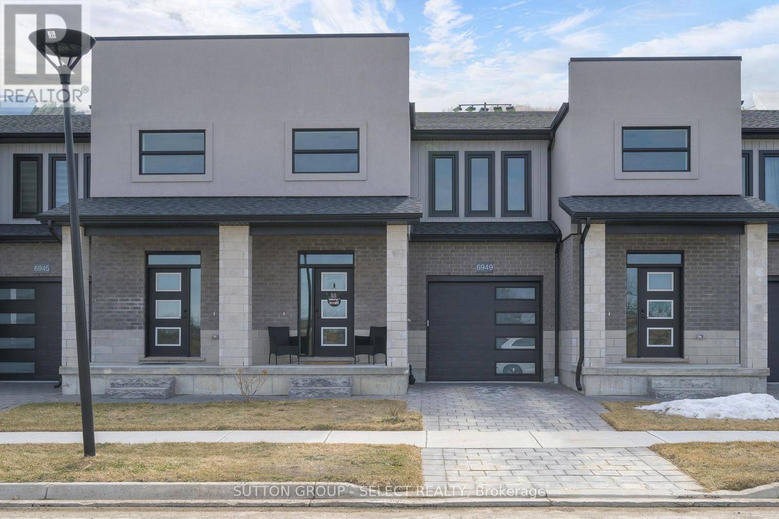 London South (south V), ON N6P1H5,6949 ROYAL MAGNOLIA AVENUE