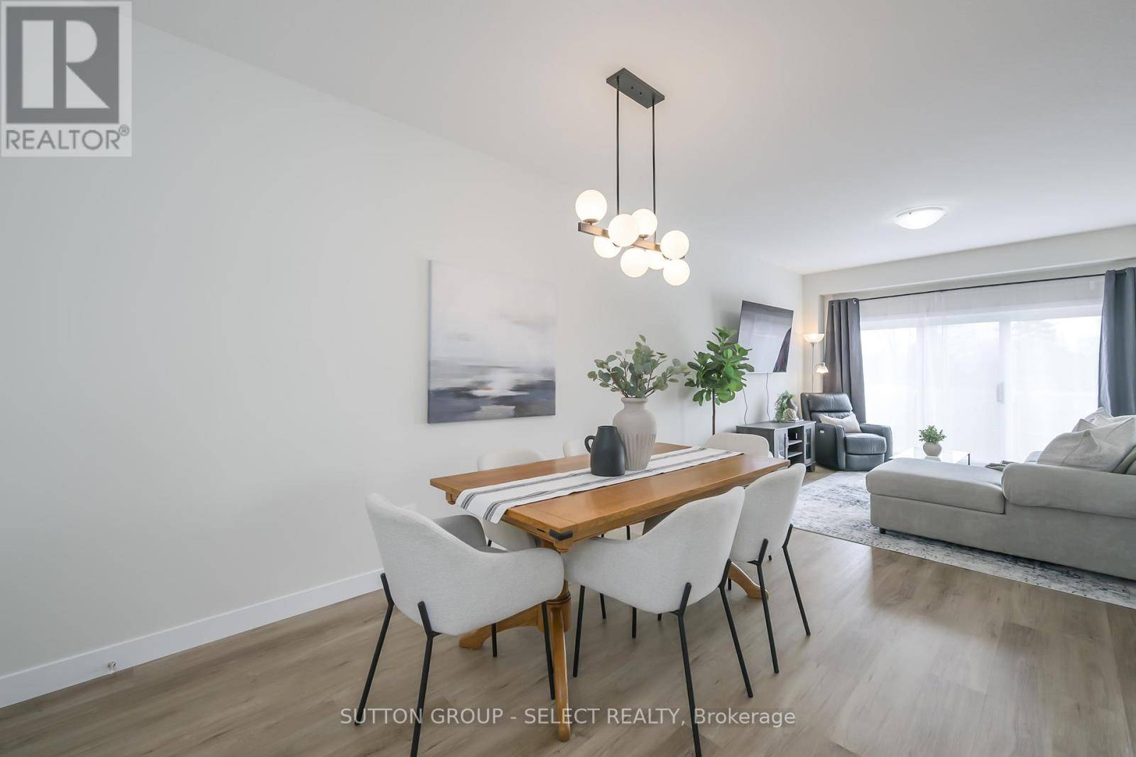 London South (south V), ON N6P1H5,6949 ROYAL MAGNOLIA AVENUE