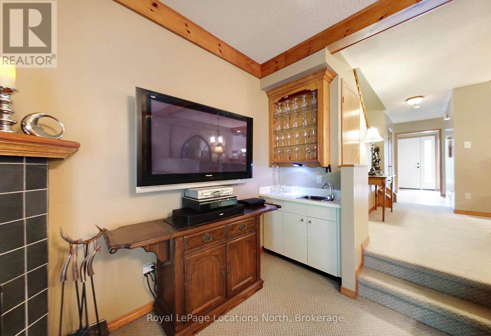 Blue Mountains, ON L9Y0L3,111 Brooker BLVD #8