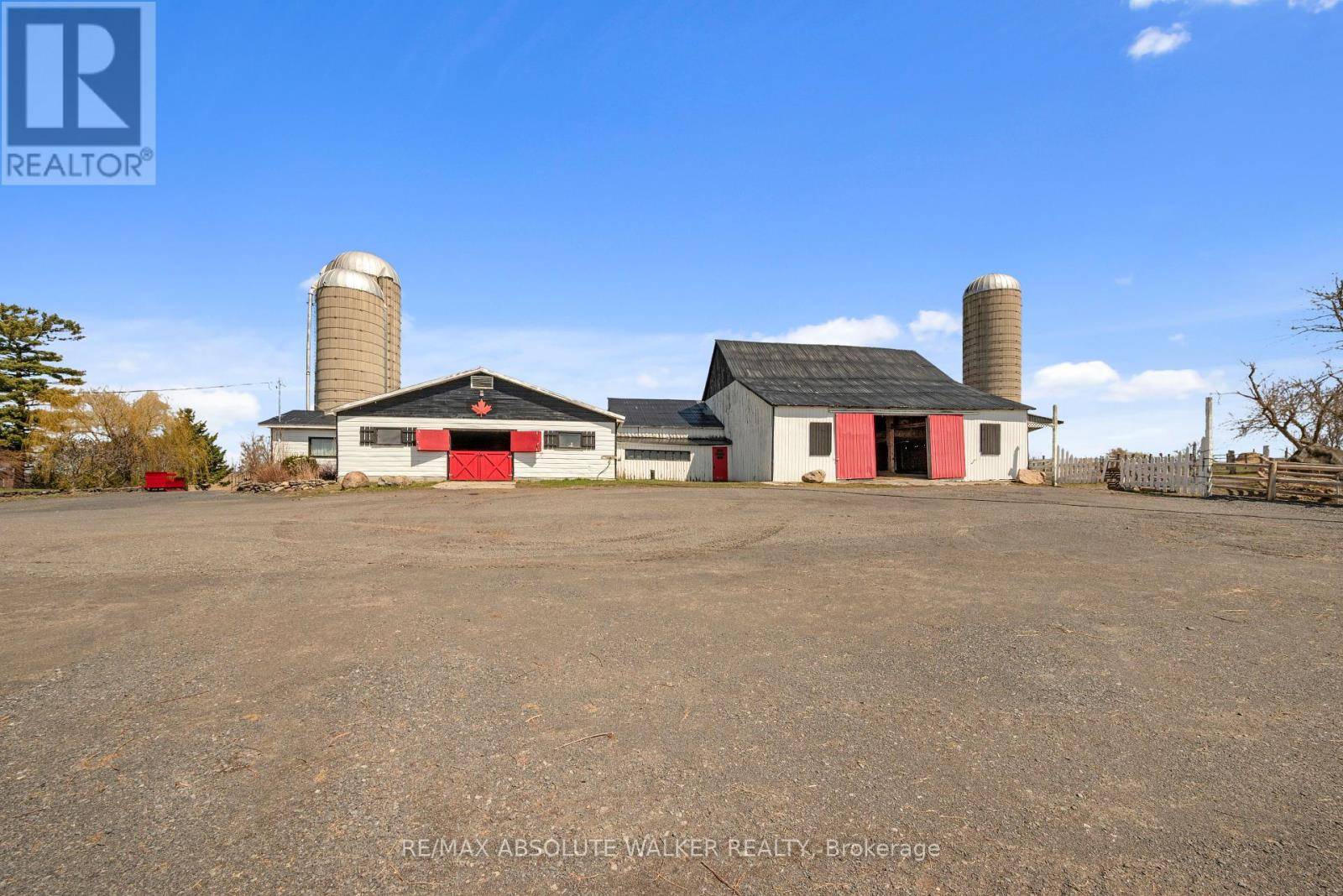 South Glengarry, ON K0C1L0,19152 COUNTY RD 25 ROAD