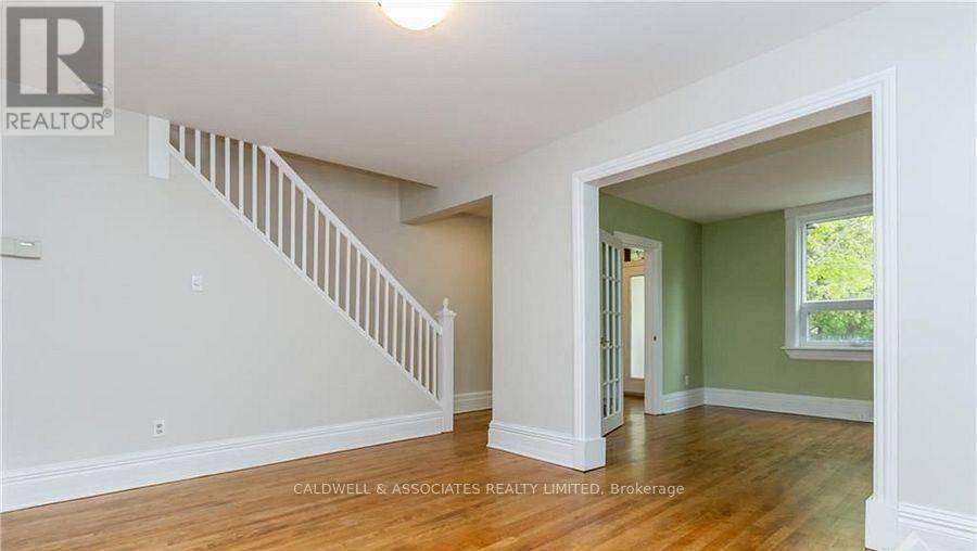 Ottawa, ON K1M2B6,245 MACKAY STREET