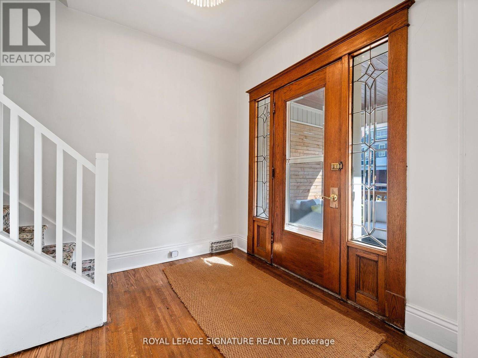 Hamilton (st. Clair), ON L8M2M8,124 EASTBOURNE AVENUE