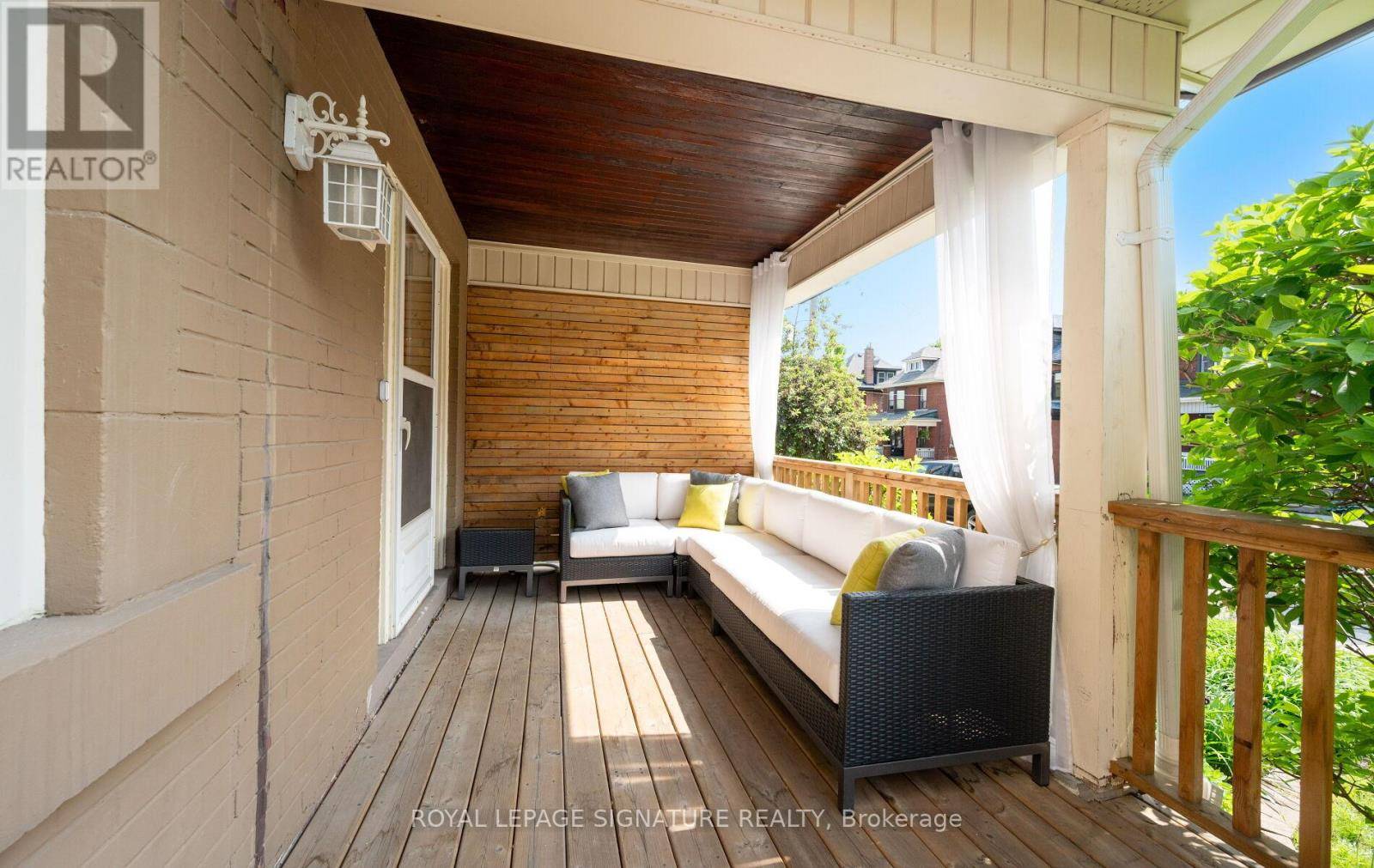 Hamilton (st. Clair), ON L8M2M8,124 EASTBOURNE AVENUE
