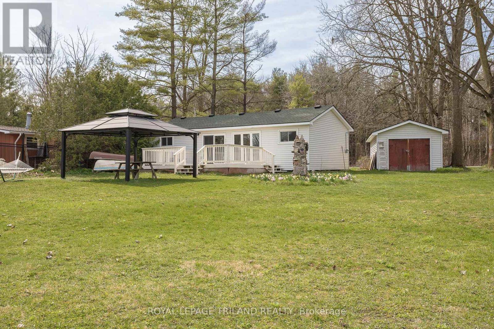 Thames Centre, ON N0L2P0,20927 LAKESIDE DRIVE