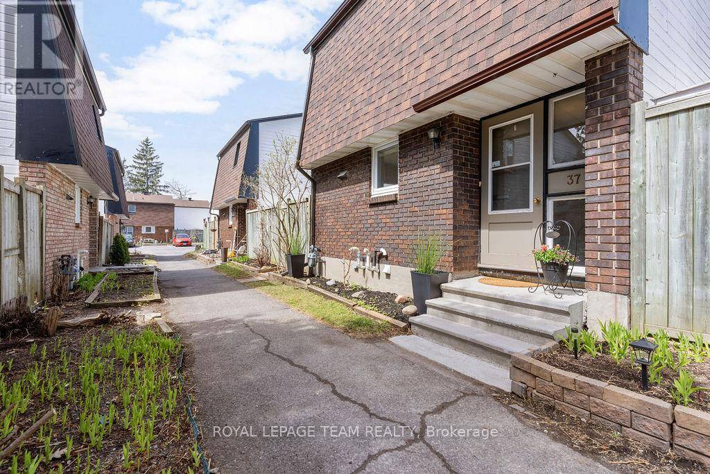 Ottawa, ON K1T1P2,3691 Albion RD #37