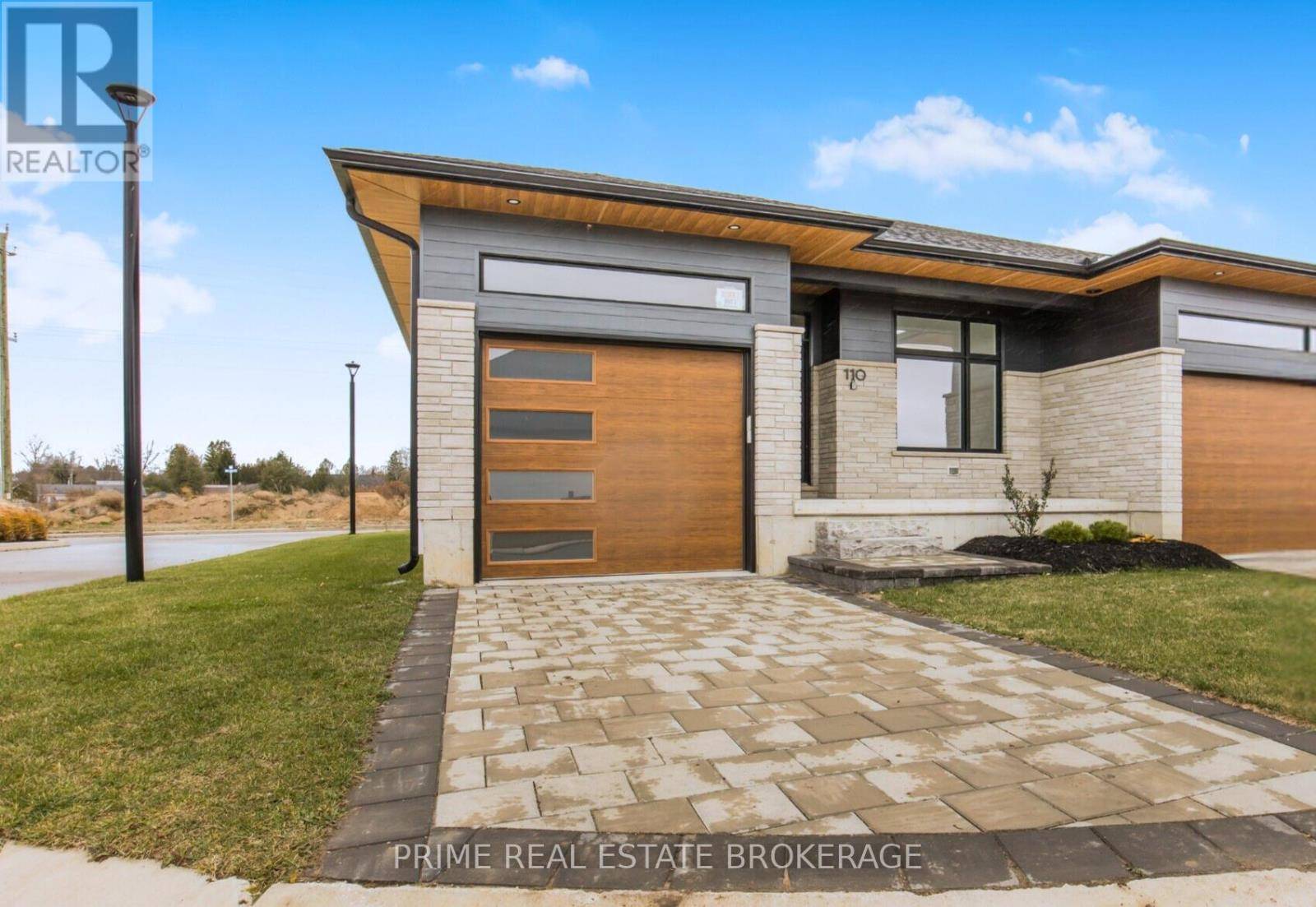 Lambton Shores (grand Bend), ON N0M1T0,110 Coastal CRES #1