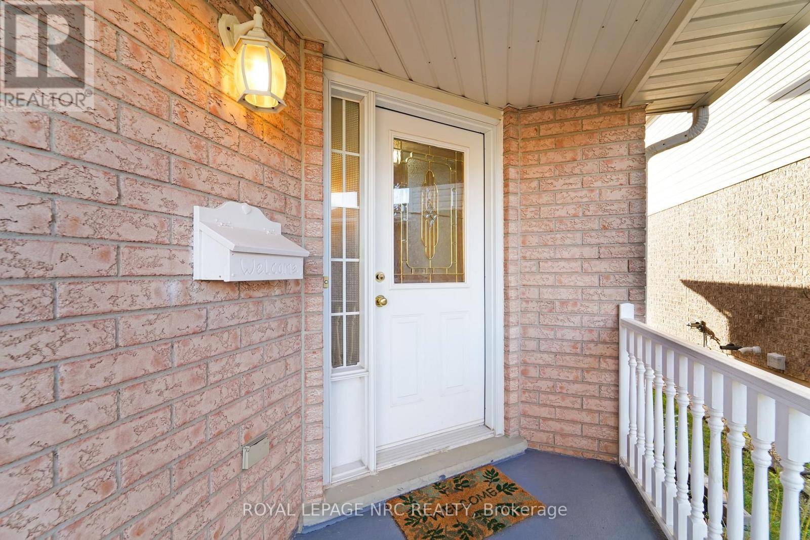 Kitchener, ON N2N3L8,27 HOLLYRIDGE CRESCENT