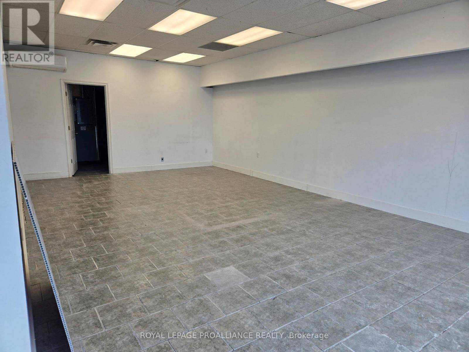 Belleville (belleville Ward), ON K8P3C2,200 North Front ST #7