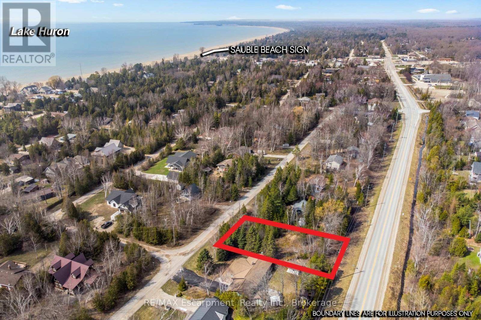South Bruce Peninsula, ON N0H2G0,37 EMERSON AVENUE